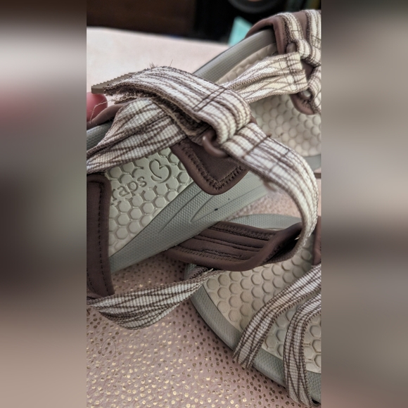 BareTraps Strappy Sandals size 8 - Picture 6 of 8